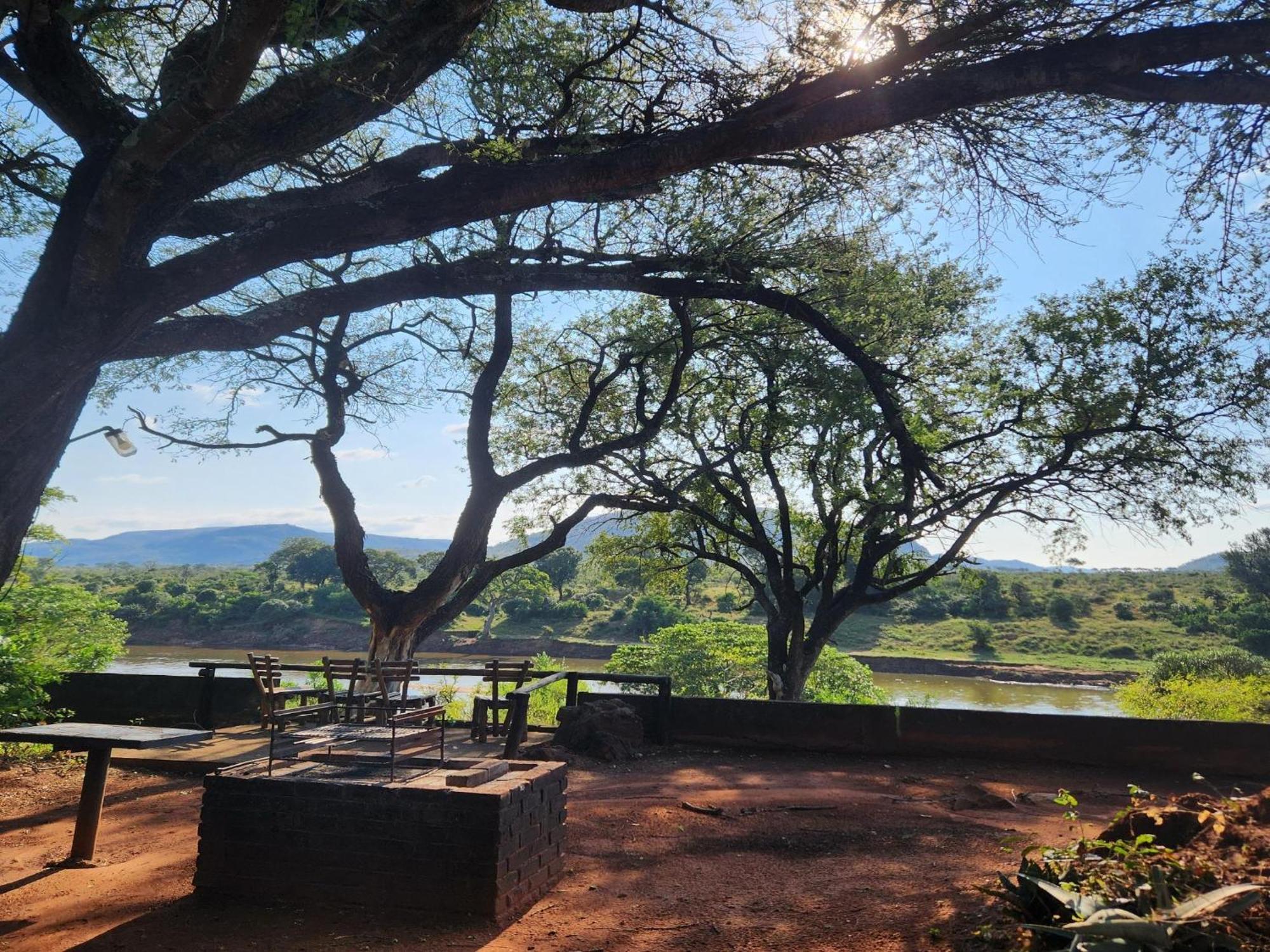River Cottage Lodge Малалане Экстерьер фото
